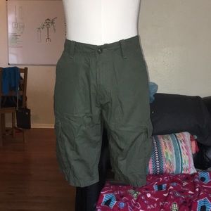 NWOT Apartment 9 Olive green cargo shorts